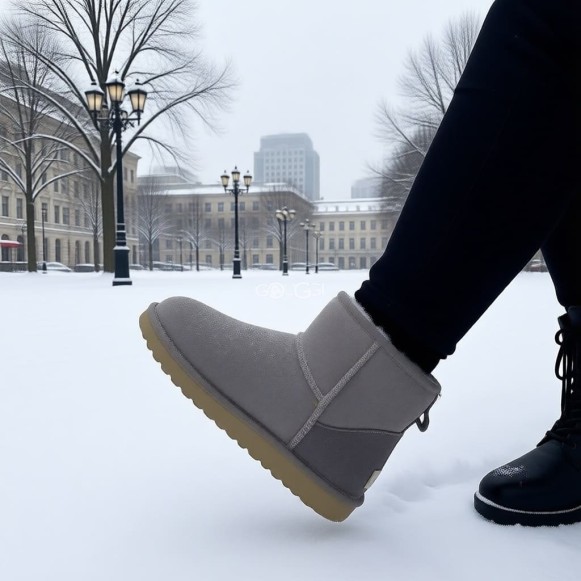 Женские мини угги с водоотталкивающей пропиткой Classic Mini Light Grey II